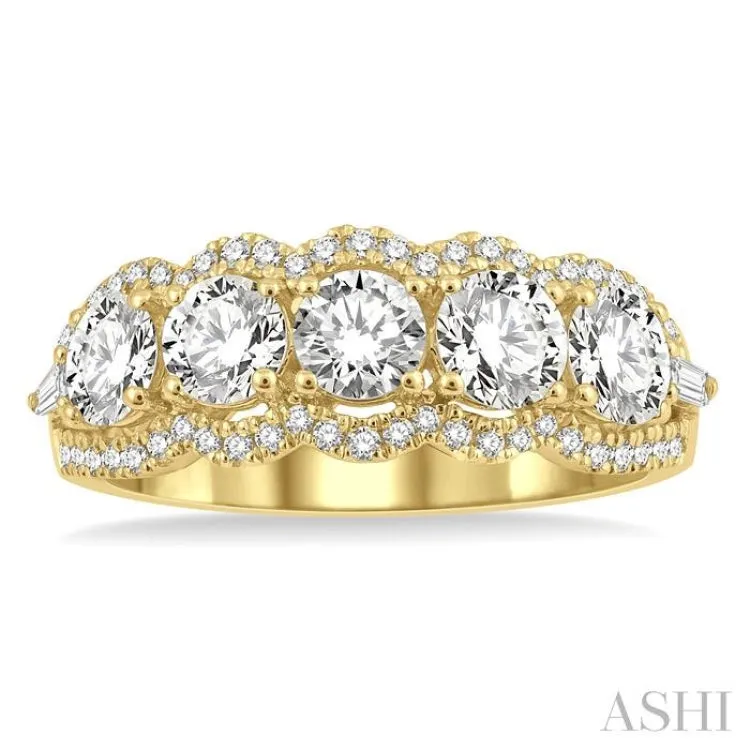 1 1/2 Ctw Baguette and Round Cut Diamond Fashion Ring in 14K Yellow Gold