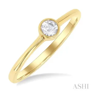 1/6 Ctw Petite Bezel Set Round Cut Diamond Fashion Ring in 10K Yellow Gold