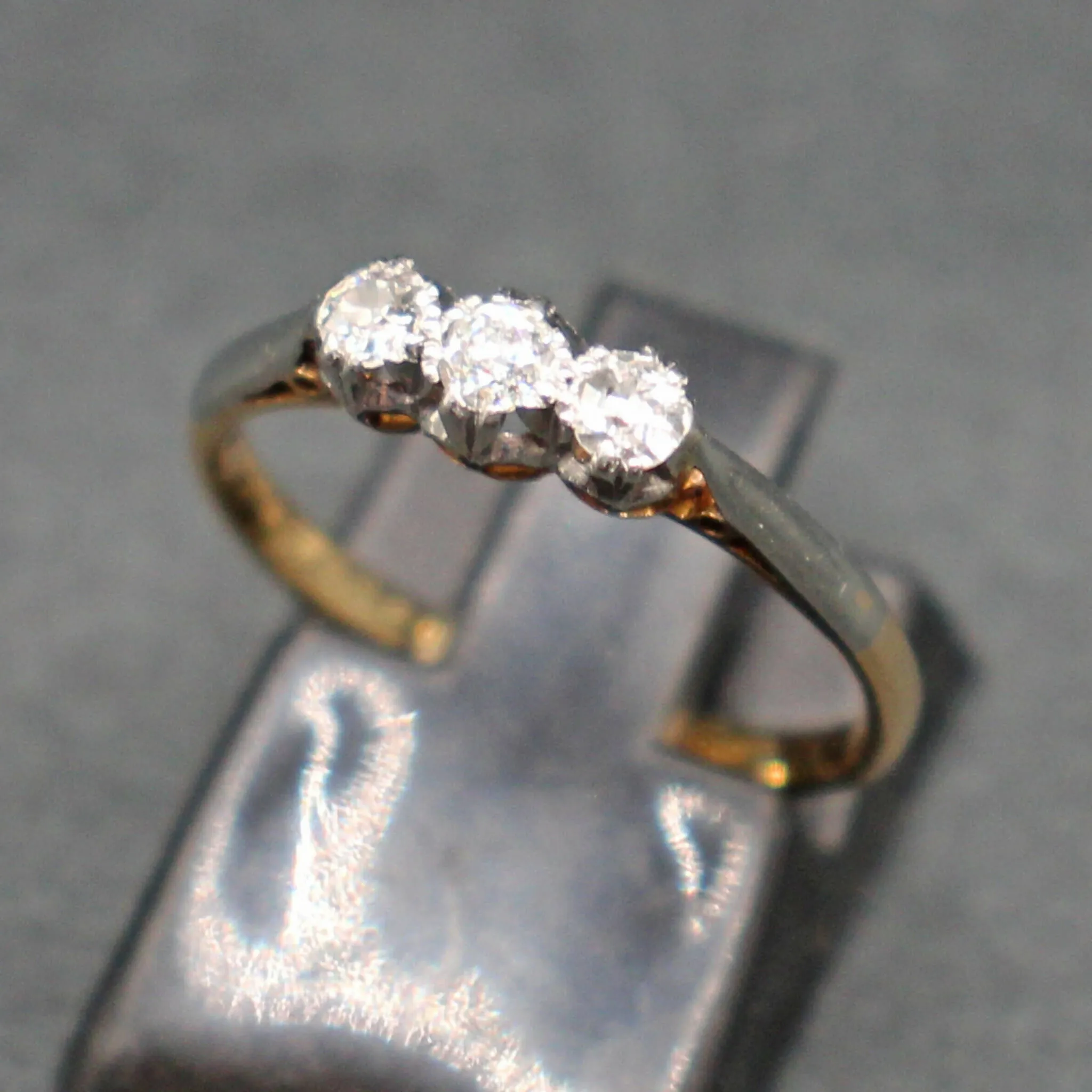 18ct gold and platinum diamond trilogy ring