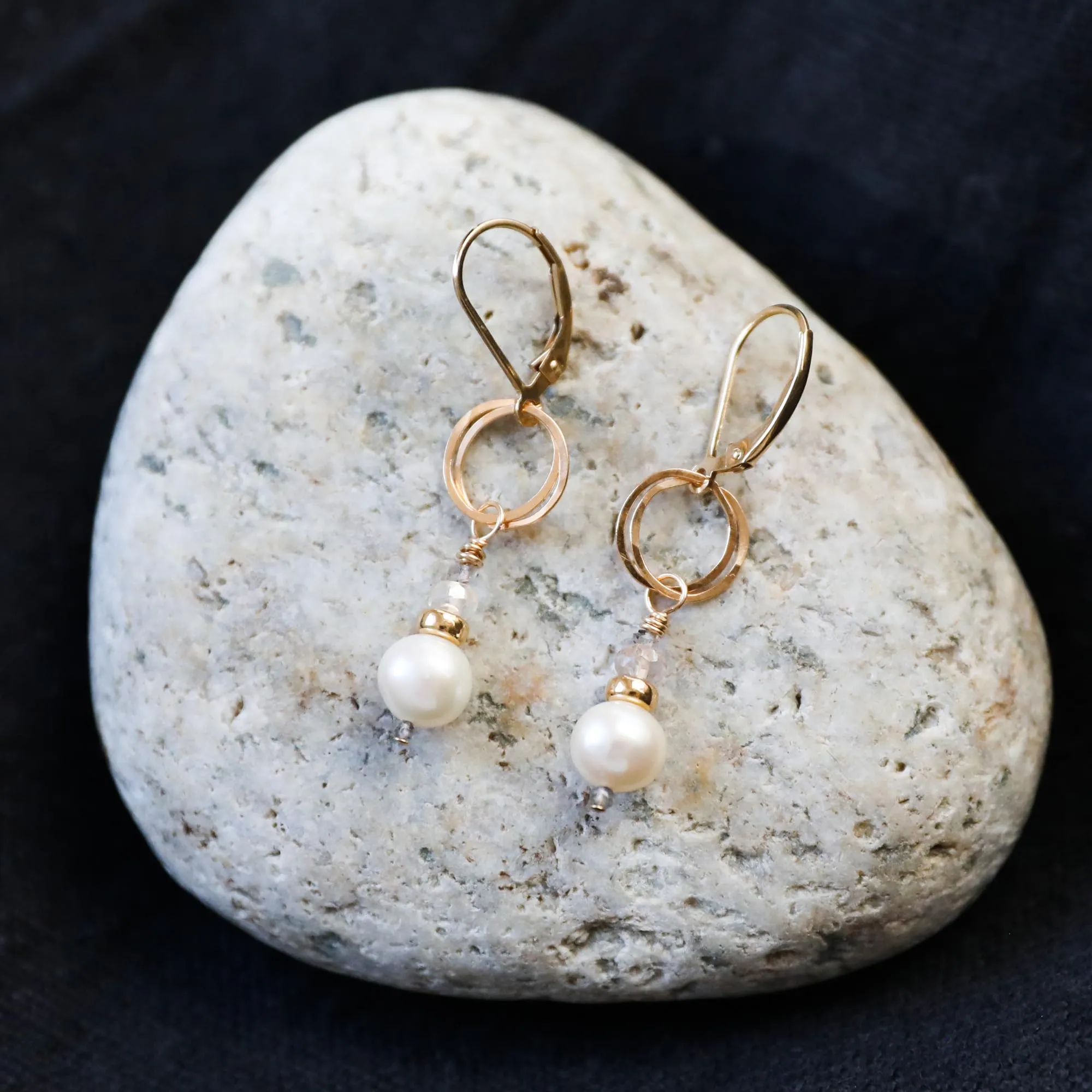 Audrey Earrings - White Pearl