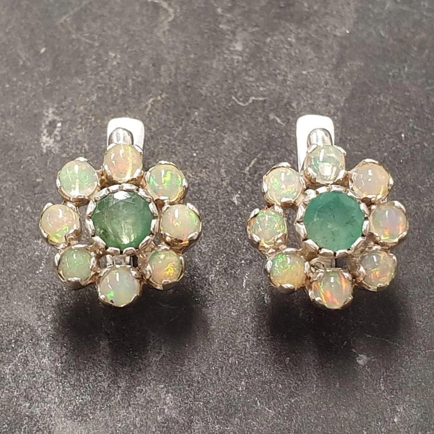 Daisy Emerald Earrings - Flower Silver Earrings - Natural Emerald Earrings