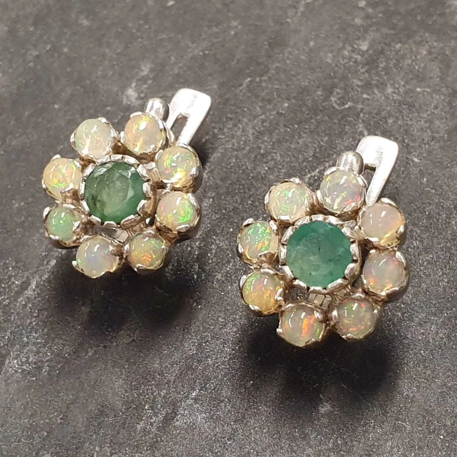 Daisy Emerald Earrings - Flower Silver Earrings - Natural Emerald Earrings