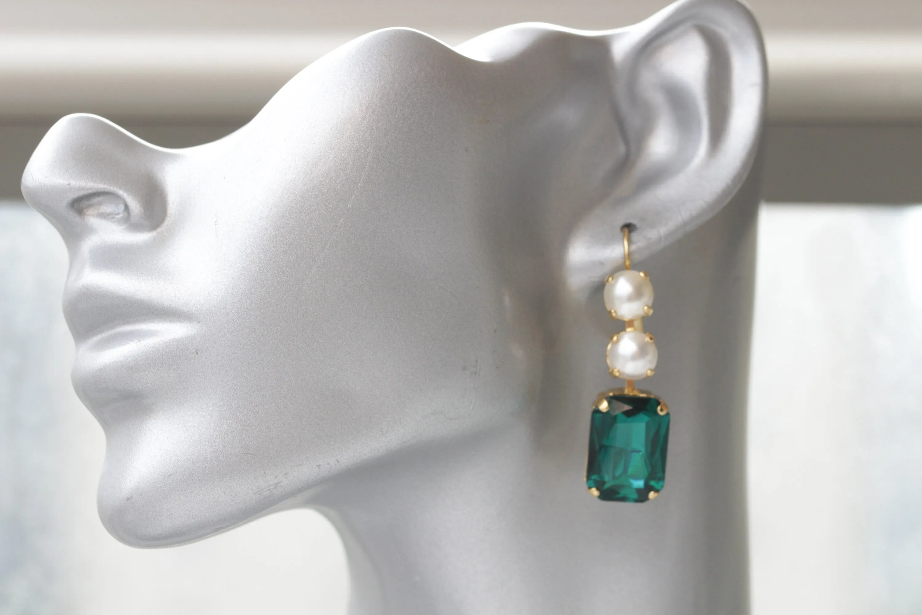 EMERALD PEARL EARRINGS