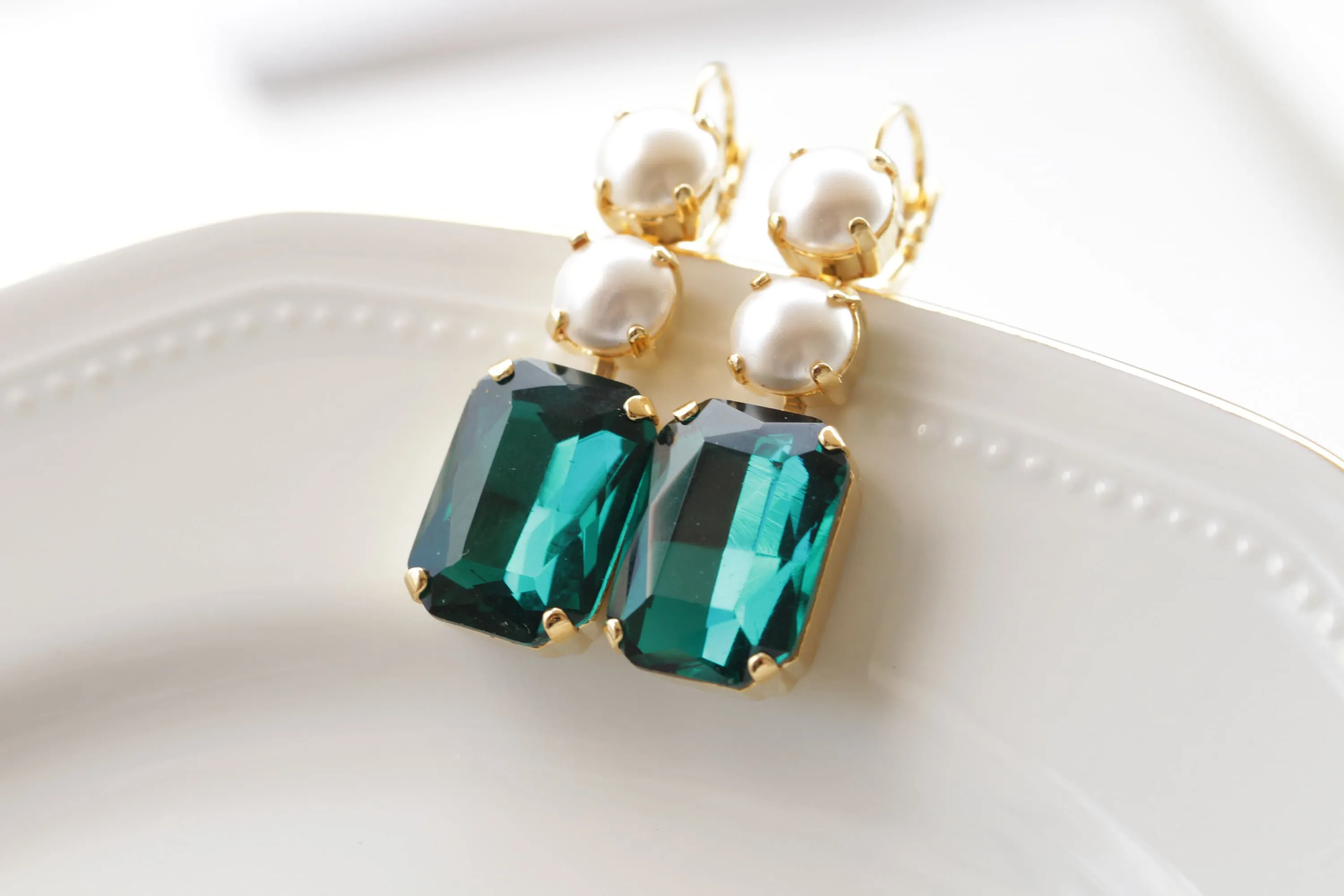 EMERALD PEARL EARRINGS