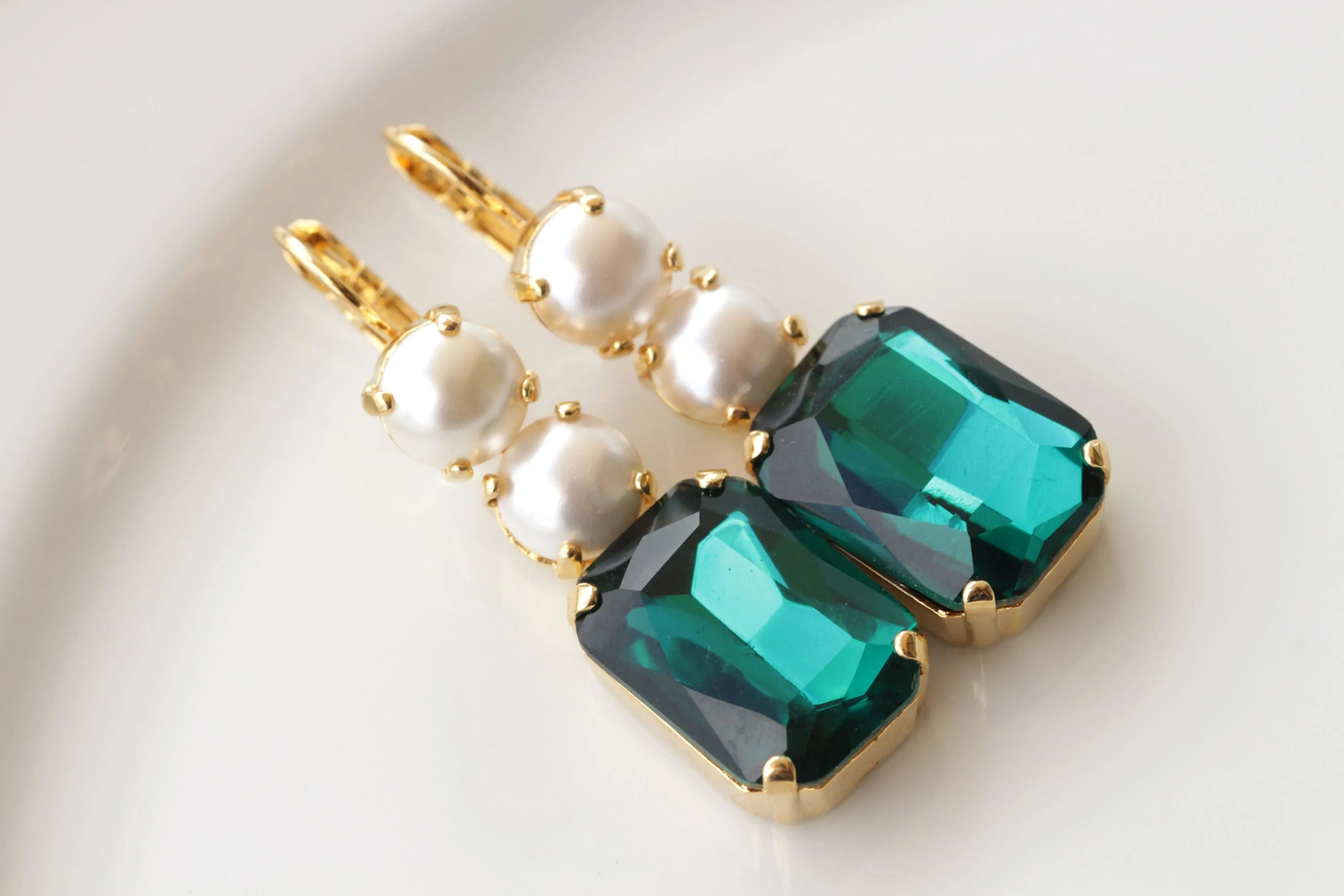 EMERALD PEARL EARRINGS