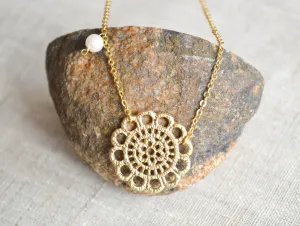 Gold lace necklace