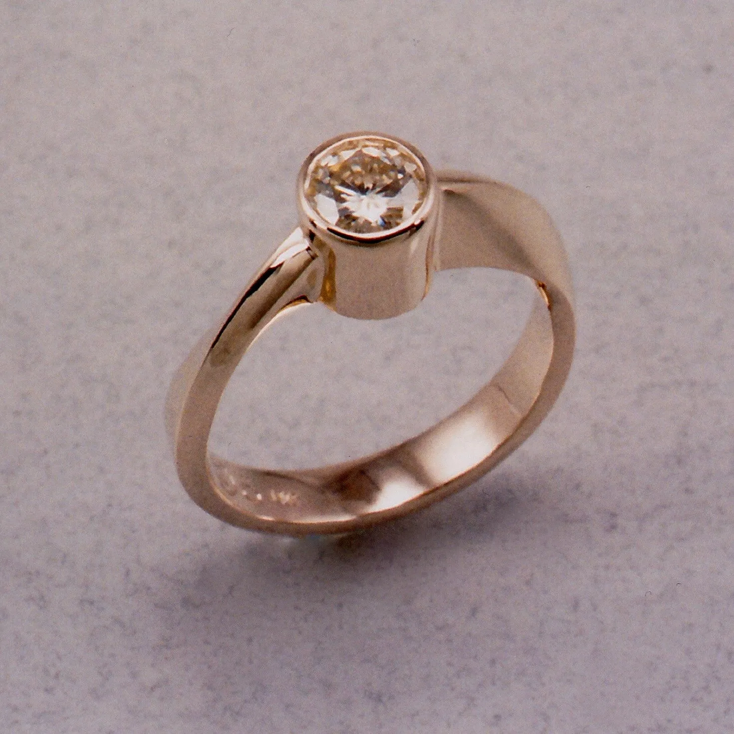 Möbius Bezel Solitaire Ring