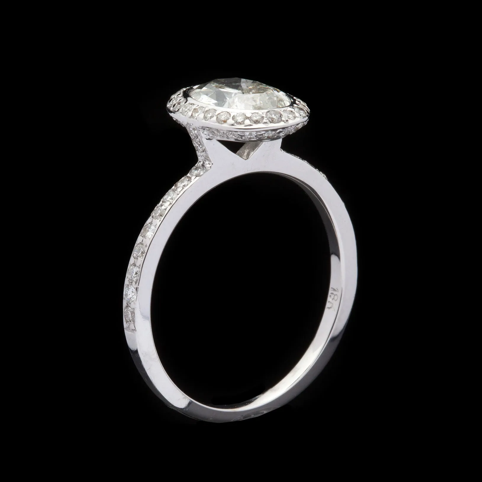 Oval Diamond 18Kt Halo Ring