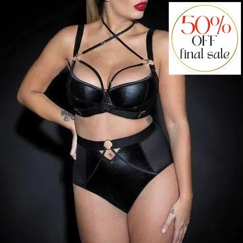 Scantilly Harnessed Padded Half Cup Bra ST008105