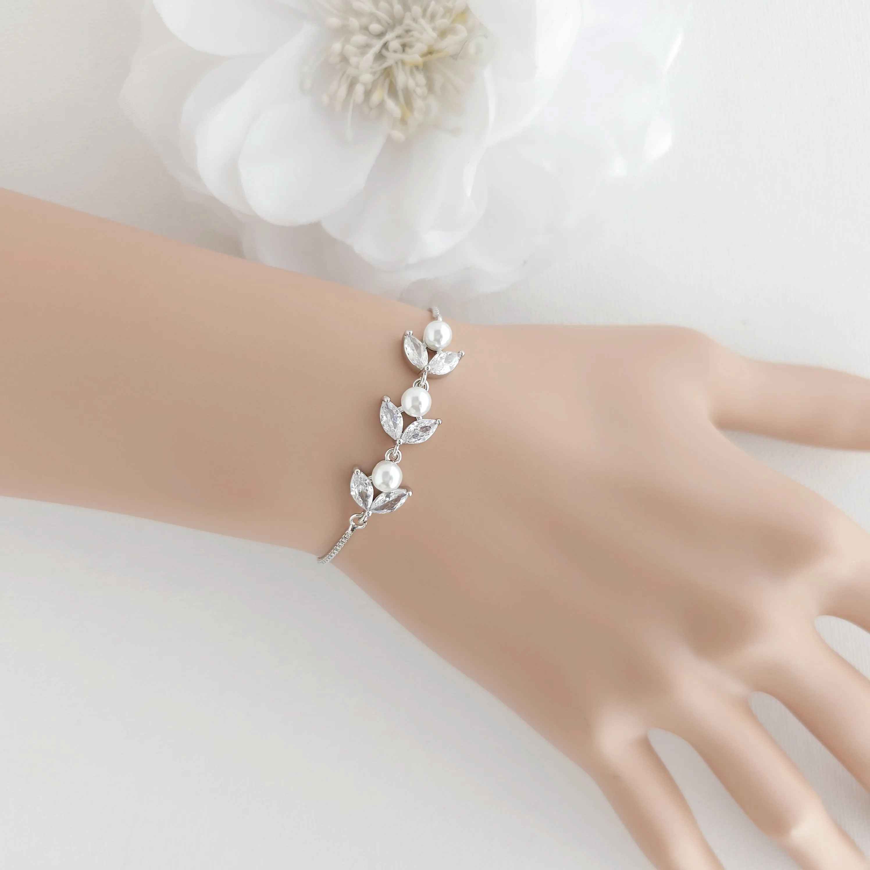 Silver CZ Leaf and Pearl Bracelet-Leila