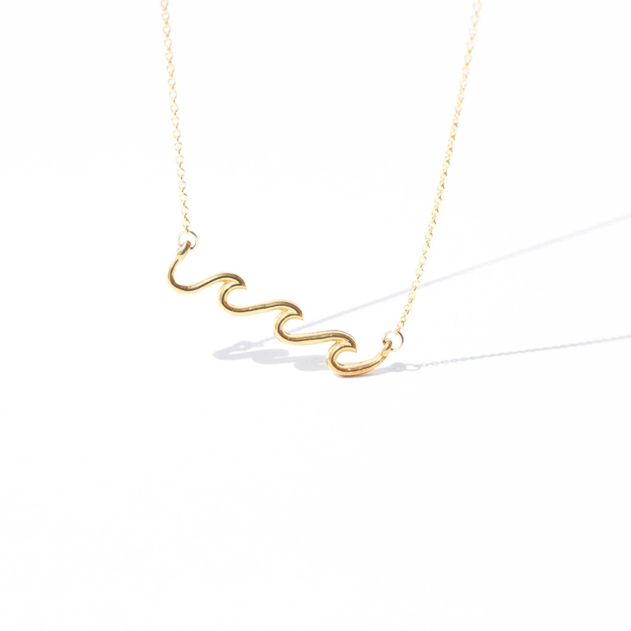 TRIPLE WAVE NECKLACE